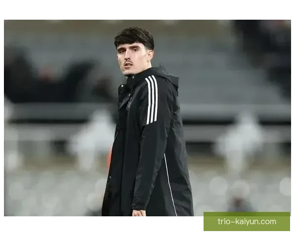 英超瓦伦蒂诺·利夫拉门托状态回暖，表现逐步稳定引关注